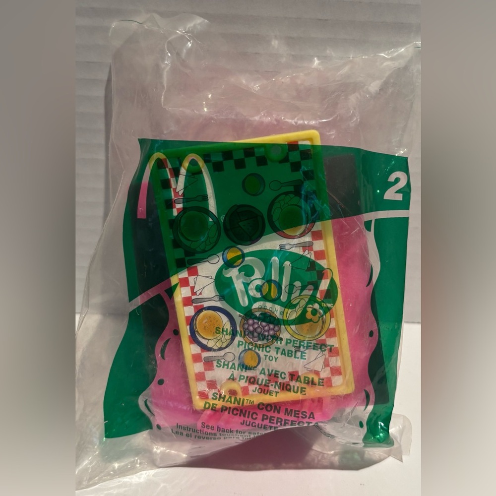 McDonald's 2004 Happy Meal Toys POLLY POCKET SHANI w/ PERFECT PICNIC TABLE #2